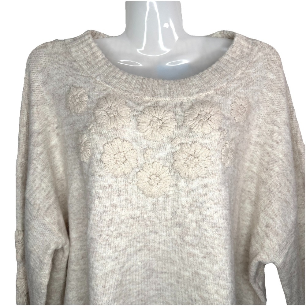 CeCe Womens Cream Sweater MED Floral Details High Low Split Hem Soft Long Sleeve